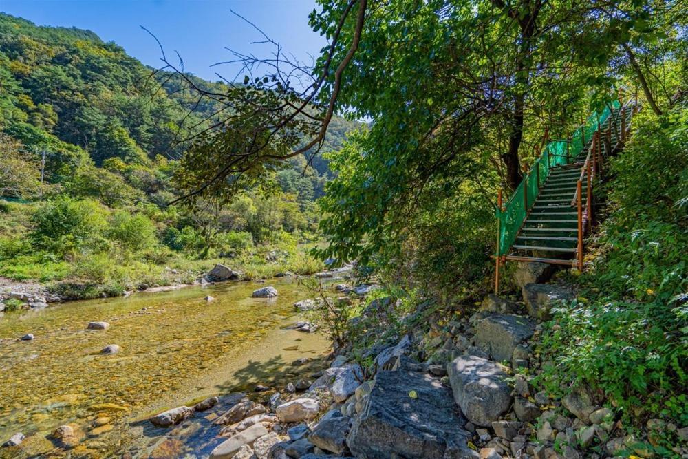 Kim Satgat Heukjib Yiyagi Otel Yeongwol Dış mekan fotoğraf